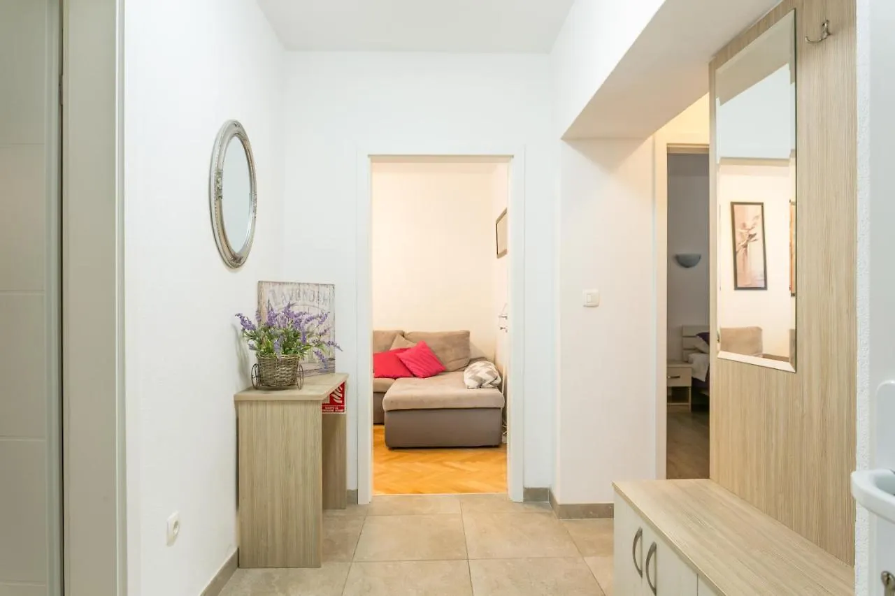 Apartments With Wifi Split - 21804
